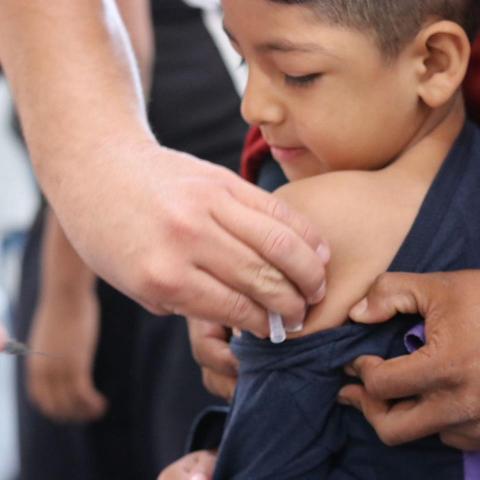 Vacunación contra sarampión en escuelas al 90% de avance: ISSEA