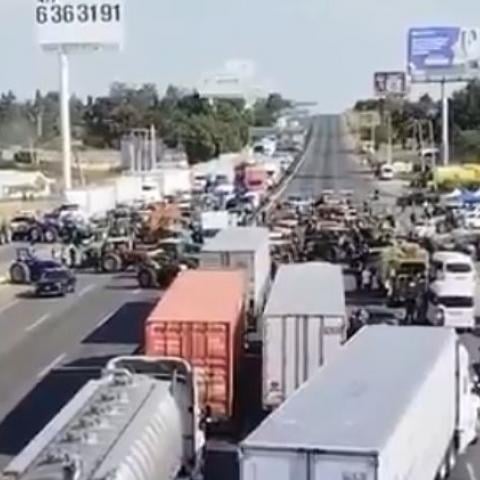 Bloqueo carretero en Guanajuato
