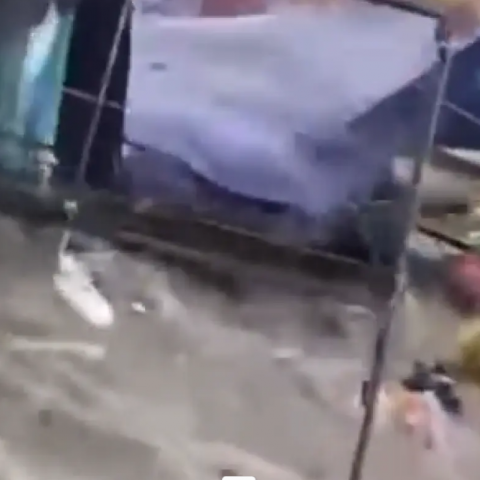 Inundaciones por lluvias en tianguis de Solidaridad II