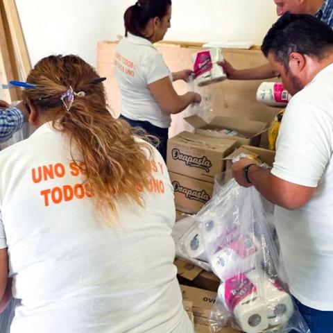 SNTE entrega 25 mil despensas a damnificados por lluvias