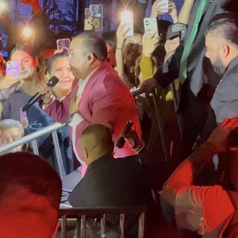 Conjunto Primavera le canta las mañanitas a Aguascalientes en su cumpleaños 450