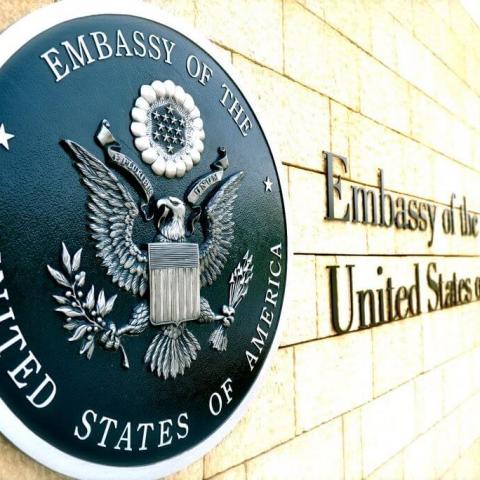 Embajada de EE. UU. en México acusa “falta de asignación de fondos”