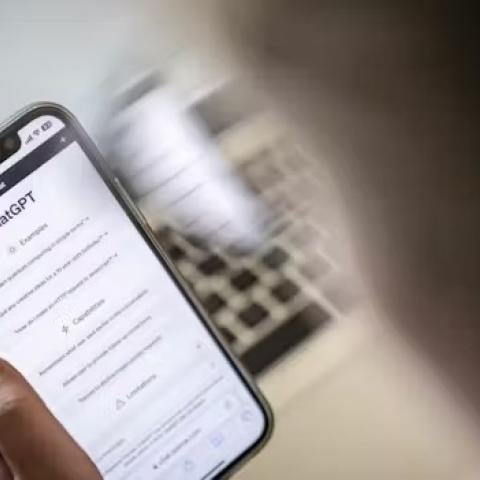 Investigador mexicano es despedido en EE.UU. tras usar ChatGPT