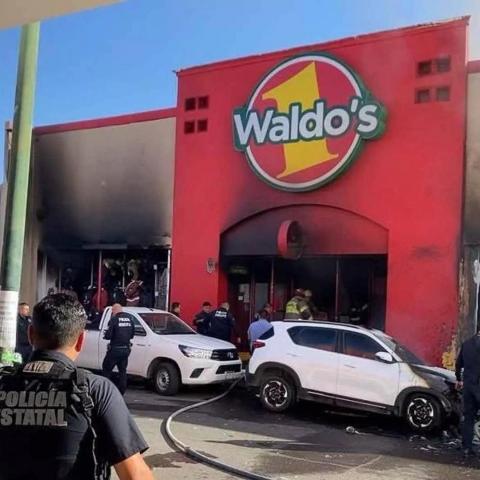 Explosión en tienda Waldo’s de Hermosillo deja al menos 23 muertos y más de 10 heridos