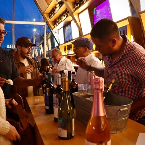 Buscan ‘perdonar’ licencias por venta de alcohol de hasta $100 mil a quien sólo venda bebidas locales 