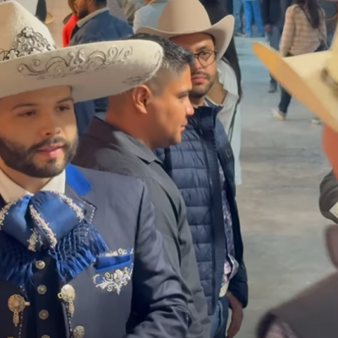 Leonardo Aguilar ofreció una firma de autógrafos en la Arena San Marcos 