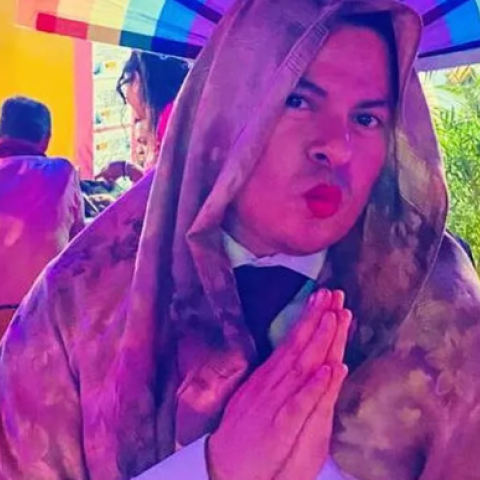 Jesus Ociel Baena haciendo alusión a la Virgen María