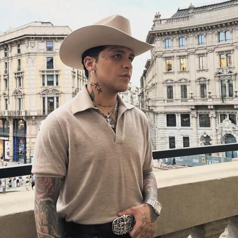 Christian Nodal comparecerá hoy ante un juez federal