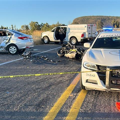 Muere motociclista tras fuerte choque en El Pedernal Primero