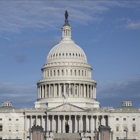 Senadores demócratas y republicanos acuerdan poner fin al cierre del Gobierno de Estados Unidos