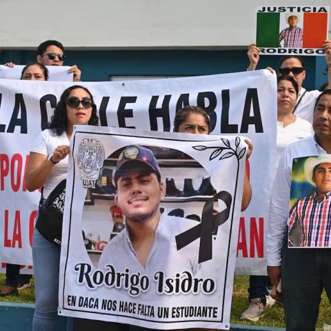 Detienen a cuatro policías tras asesinato de un joven en un retén en Tabasco