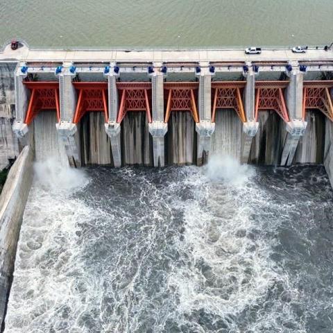 México inicia desfogue de la presa El Cuchillo, en Nuevo León, para cumplir deuda hídrica con Estados Unidos