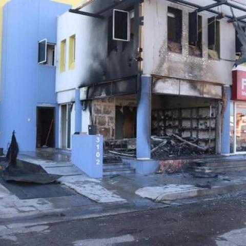 Grupo criminal incendia un kínder en Sinaloa; envían a 180 militares de apoyo