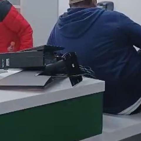 Pacientes renales de Aguascalientes toman Unidad de Hemodiálisis 