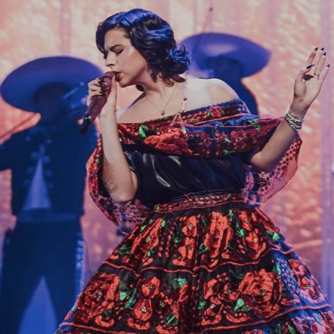 "Gracias por no escuchar el ruido", dice Ángela Aguilar a su público