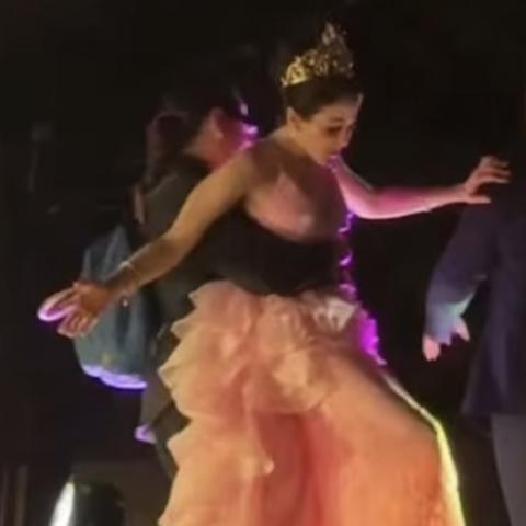 Bajan a Fátima Bosch del desfile en Tabasco; el momento ha generado polémica 