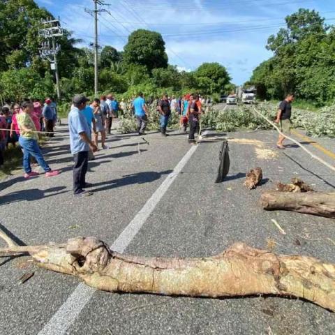 Fuga en ducto de Pemex deja dos muertos por intoxicación en Centla, Tabasco