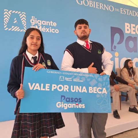 En 2025 se entregaron 16 mil becas a estudiantes de Aguascalientes
