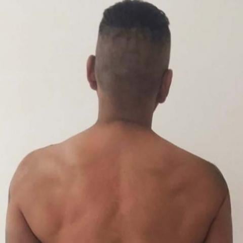 La víctima pidió ayuda a la policía tras señalar que ella y sus hijos fueron golpeados en su domicilio