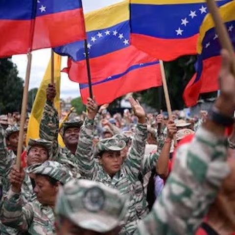 Venezuela afirma que Irán le ofreció apoyo 