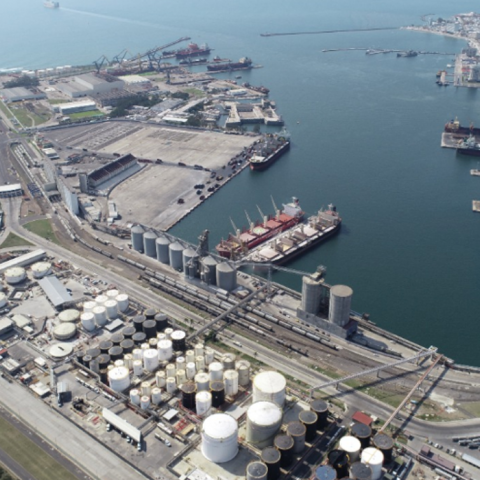 Puertos mexicanos operarán con horarios reducidos en temporada alta; alertan riesgos logísticos