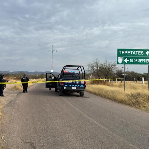 La cámara del C5 registra un vehículo procedente de Zacatecas y que dejaron las bolsas del lado de Aguascalientes