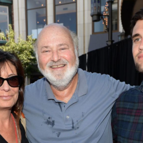 Nick Reiner ya no está bajo vigilancia, pero enfrenta cargos por el asesinato de sus padres