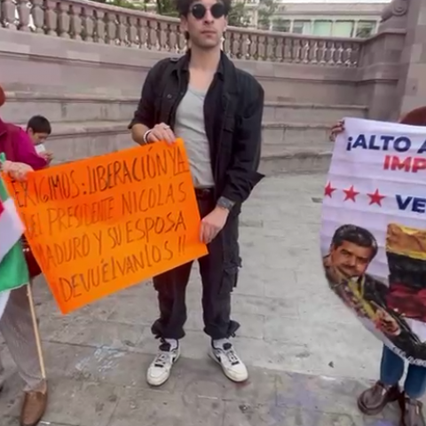 Manifestación contra ataques internacionales de Estados Unidos 