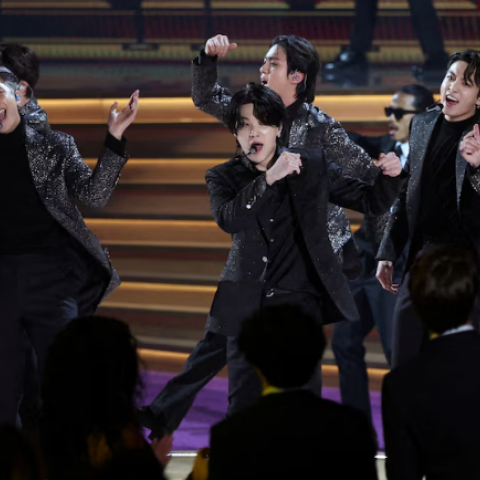 Máynez pide a la Profeco que esclarezca precios de venta de boletos para los conciertos de BTS en CDMX