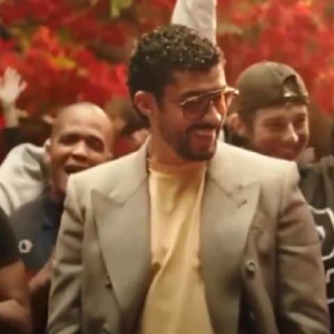 Bad Bunny adelanta que “el mundo bailará” en el medio tiempo del Super Bowl 2026