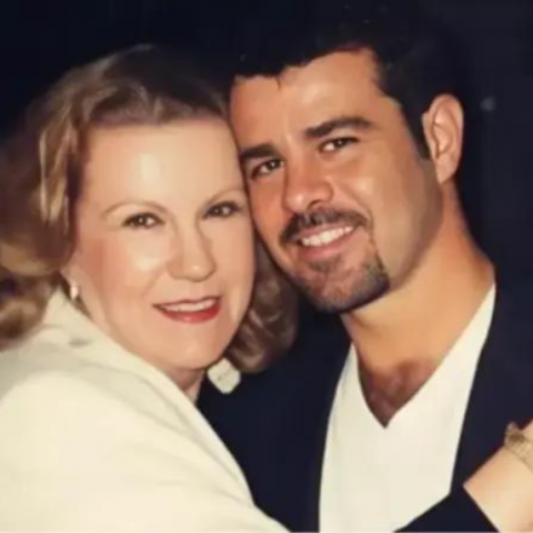 Muere María del Carmen Vázquez Alcaide, madre del actor y cantante Eduardo Capetillo