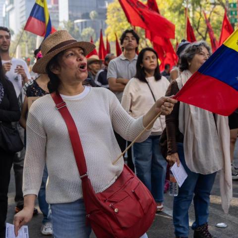 Venezolanos se manifiestan en calles de la CDMX tras detención de Maduro