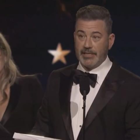 "Gracias por todas las cosas ridículas que hace": Jimmy Kimmel dedica premio a Donald Trump