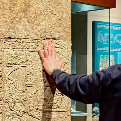 Bad Bunny desata polémica en el Museo de Antropología y el INAH sale a aclarar lo ocurrido