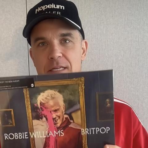 Robbie Williams supera a The Beatles con discos número 1 en el Reino Unido