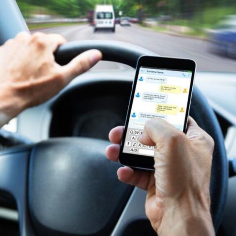 Uso de celular al volante 