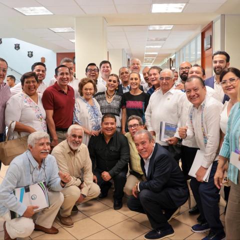 Sheinbaum con empresarios en Guerrero