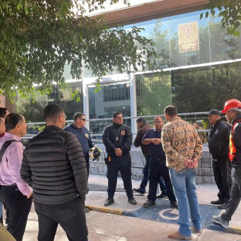 Evacúan edificio del ISSSTE en Aguascalientes tras sismo en Guerrero