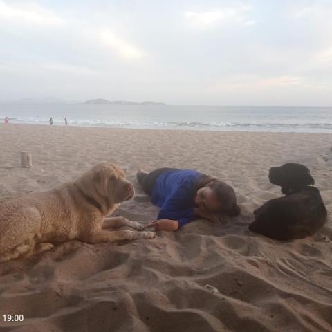 Gabriela, Negrita y Lola