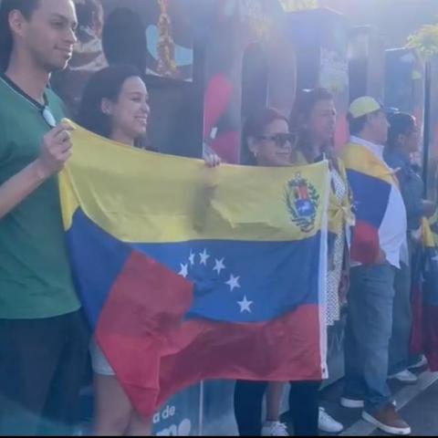 Venezolanos en Aguascalientes celebran detención de Maduro