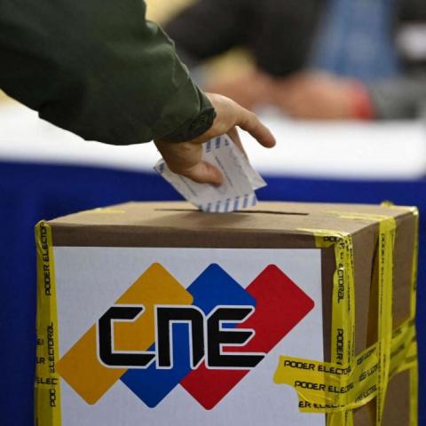 Venezuela podría convocar elecciones presidenciales en 18 a 24 meses según EE. UU.