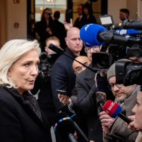 Marine Le Pen rechaza bombardeos de Estados Unidos en Venezuela y defiende la soberanía nacional