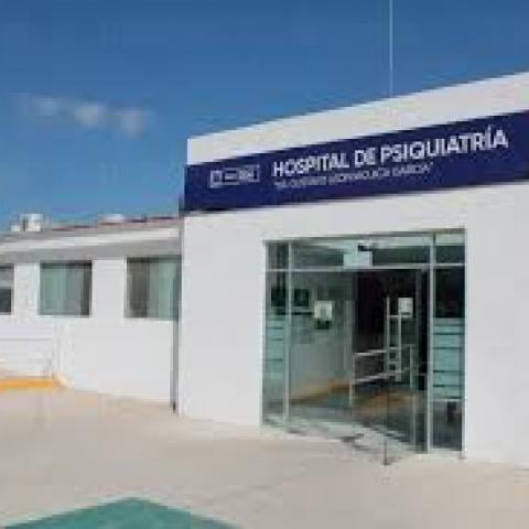 Dr. Gustavo León Mojica García