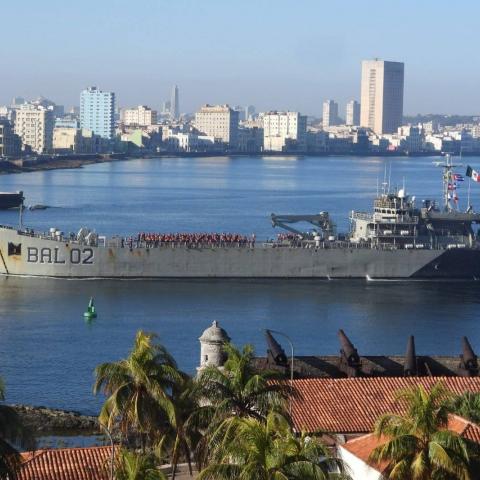 México envía 814 toneladas de ayuda humanitaria a Cuba