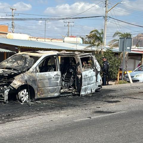 Camioneta incendiada 