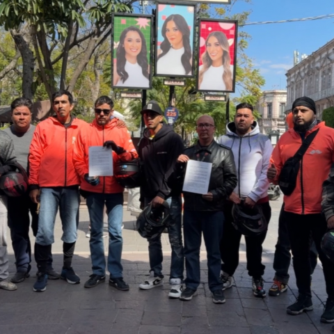 Repartidores se manifiestan en contra del impuesto de 2% a apps de entrega a domicilio; piden revés a la reforma