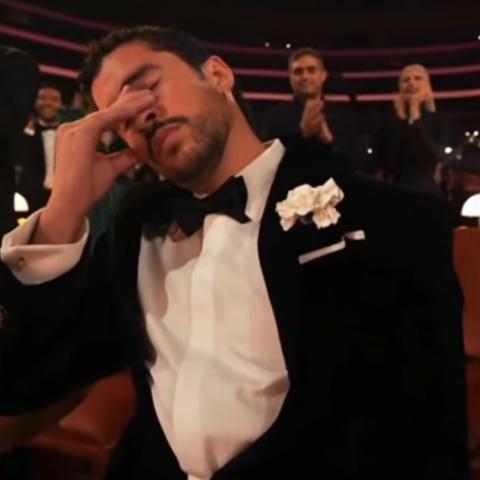 Bad Bunny se conmueve al ganar el premio máximo en los Grammys 2026