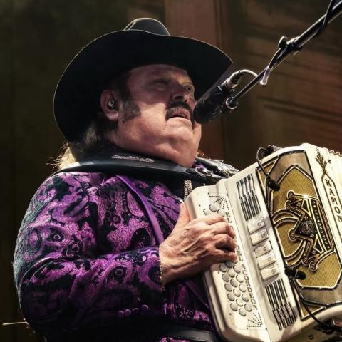 Demandan a Ramón Ayala y su hijo por presunta agresión sexual y acoso