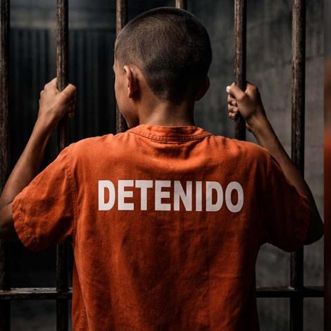 Se metió a la recamara de la menor mientras esta se encontraba dormida