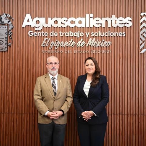 Tere Jiménez y rector de la UAA